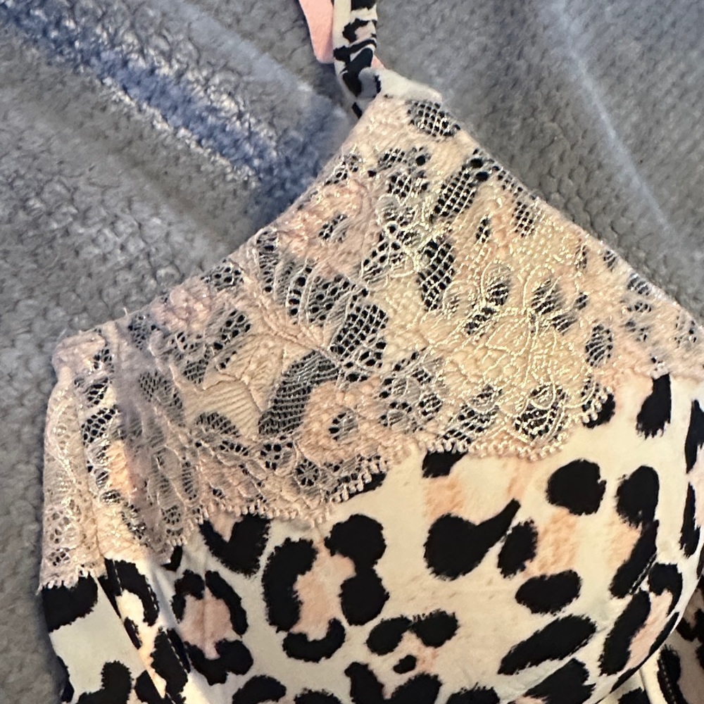 Victoria's Secret Pink Leopard Chemise with Shimmering Pink  Lace - Picture 5 of 11